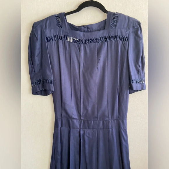 SARAH  ELIZABETH pleated navy blue maxi buttoned back closure sz 10 - Picture 3 of 11